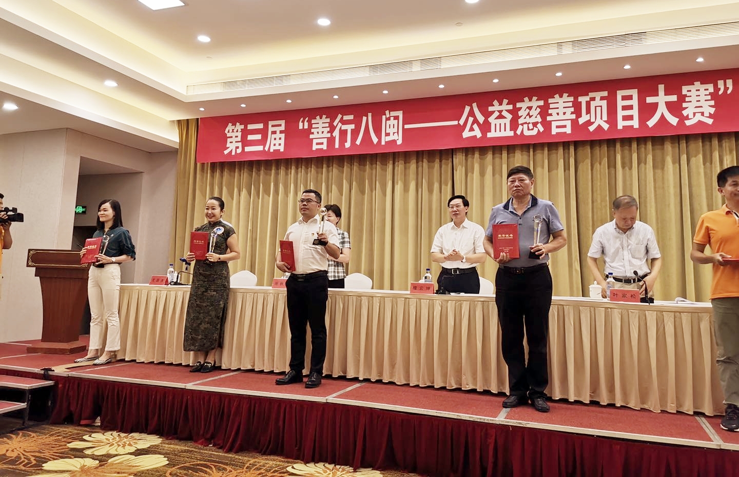 1599808555221045193.jpg 获奖时刻.jpg